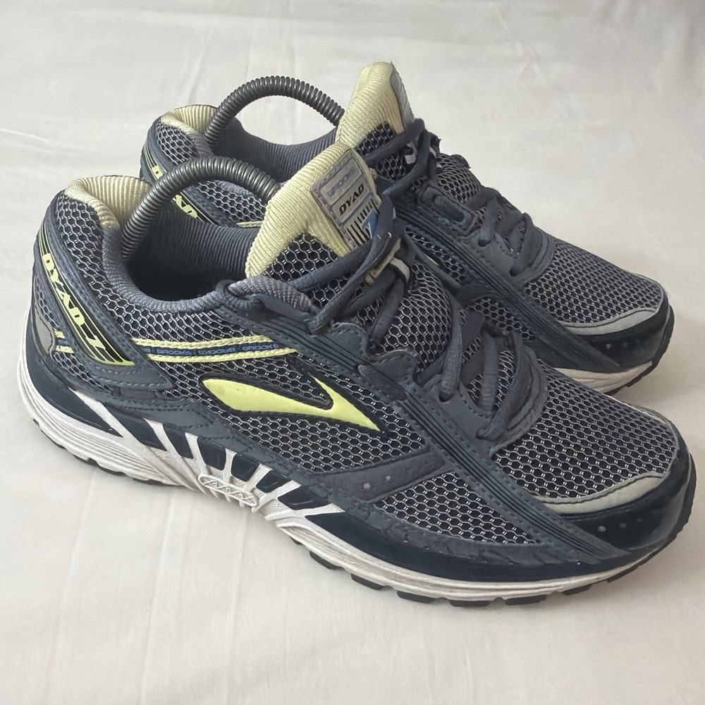Brooks Dyad 7 Women's Running Athletic Shoes Gray/ Yellow Sz 10.5 B Gym Shoe Fit - Picture 15 of 16
